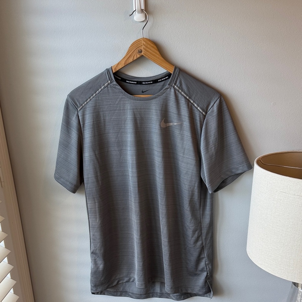 Nike Running Men’s Lightweight‎ Short Sleeve Shirt